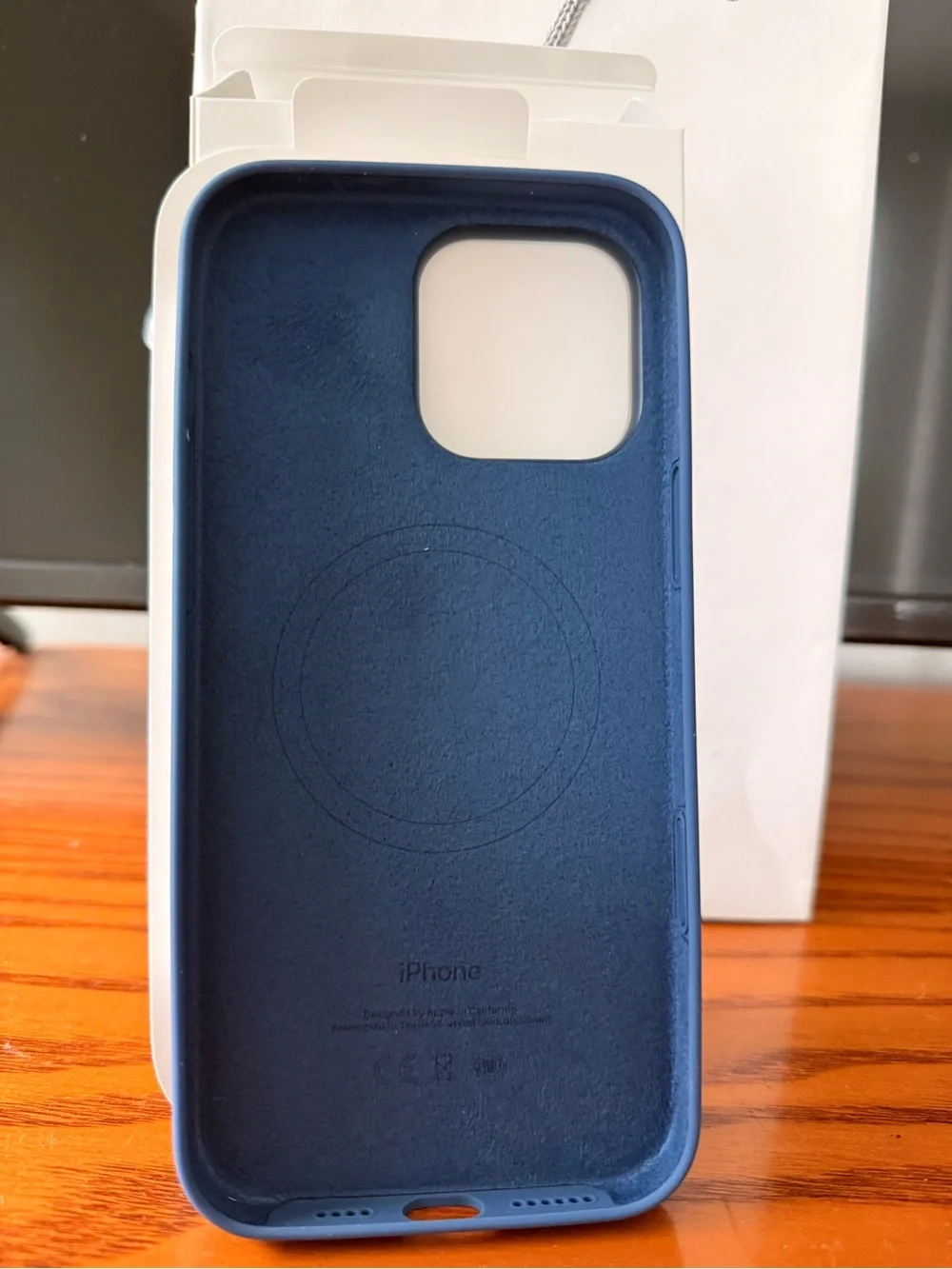 Apple iPhone 16 Pro Max Silicone Case - Deep Blue